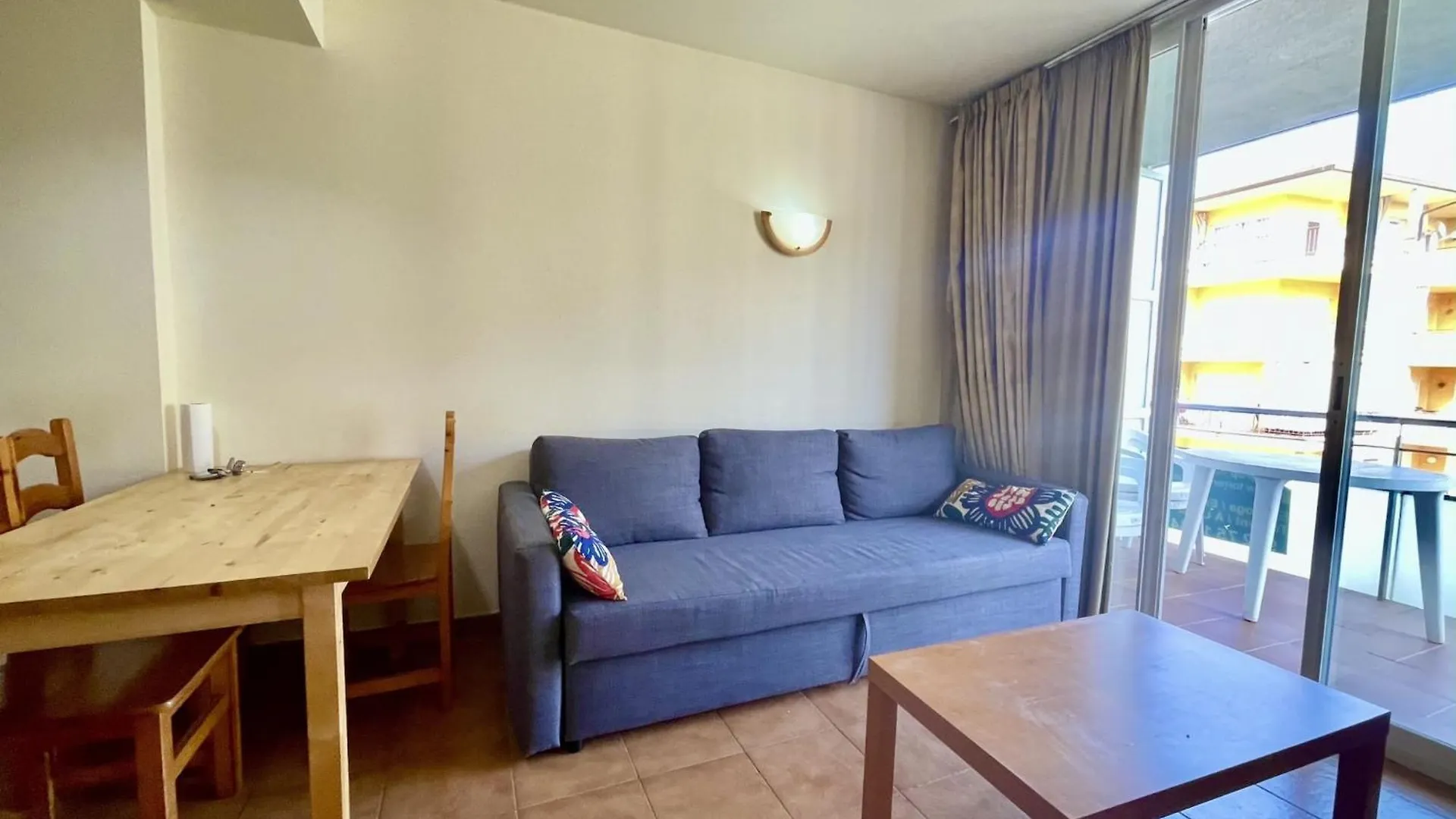The Apartment In Estartit Has 1 Bedrooms L'Estartit 0*,