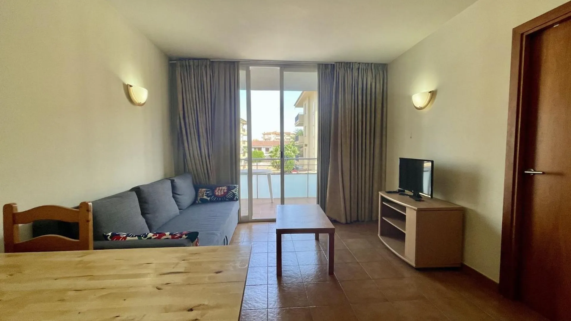 The Apartment In Estartit Has 1 Bedrooms L'Estartit